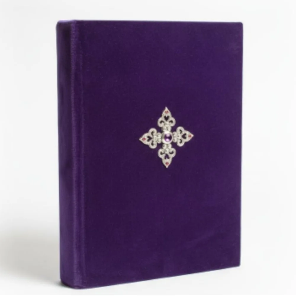 NWOT Beautiful 8x6 Lined Purple Crushed Velvet Silver Cross Journal!